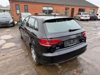 Gebraucht Audi A3 Attraction 105 PS (77 kW) 2014 Schwarz Limousine
