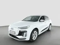 Gebraucht Audi SQ6 e-tron Ambiente 360 kW (490 PS) 2025 Gletscherweiß SUV