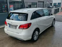 Gebraucht Mercedes B180 109 PS (80 kW) 2015 Weiß Kleinwagen
