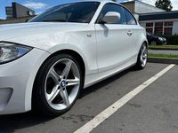 Gebraucht BMW 120 Performance 177 PS (130 kW) 2011 Weiß Kleinwagen