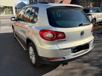 Gebraucht VW Tiguan Freestyle 150 PS (110 kW) 2011 Grau SUV