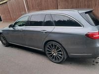 Gebraucht Mercedes E220 204 PS (150 kW) 2018 Grau Kombi