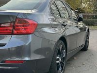 Gebraucht BMW 316 136 PS (100 kW) 2013 Grau Limousine