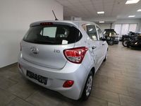 Gebraucht Hyundai i10 Classic 67 PS (49 kW) 2015 Silber Kleinwagen