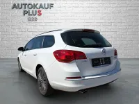 Używany Opel Astra Selection 140 KM (102 kW) 2014 Biały Kombi