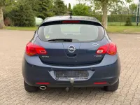 Gebraucht Opel Astra 140 PS (102 kW) 2012 Blau Limousine