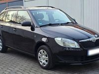 Gebraucht Skoda Fabia Ambition 69 PS (50 kW) 2014 Schwarz Kleinwagen