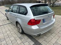 Gebraucht BMW 318 143 PS (105 kW) 2009 Grau Kombi