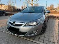 Gebraucht Opel Astra 179 PS (131 kW) 2010 Silber Kleinwagen