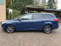 Gebraucht Ford Focus Trend 101 PS (74 kW) 2017 Blau Kombi