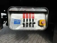 Begagnad Mitsubishi Canter 2005 Gul