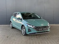 Neu Hyundai i20 Pure 79 PS (58 kW) 2025 Grün (mangrove green) Kleinwagen