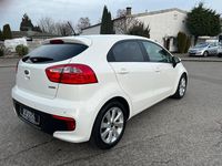 Gebraucht Kia Rio 84 PS (61 kW) 2017 Weiß Limousine
