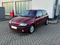 Gebraucht Renault Clio II 97 PS (71 kW) 2001 Rot Kleinwagen