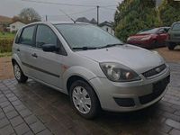 Gebraucht Ford Fiesta 70 PS (51 kW) 2010 Silber Kleinwagen