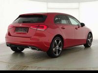 Gebraucht Mercedes A200 Progressive 163 PS (119 kW) 2021 Rot Limousine