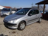 Gebraucht Peugeot 206 75 PS (55 kW) 1999 Silber Kleinwagen