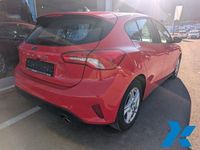 Gebraucht Ford Focus Cool & Connect 125 PS (91 kW) 2022 Rot Limousine