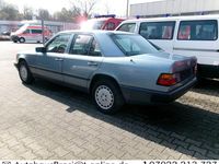 Gebraucht Mercedes E300 179 PS (131 kW) 1988 Blau Limousine