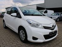 Gebraucht Toyota Yaris Life 69 PS (50 kW) 2013 Weiß Limousine