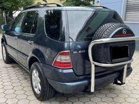 Gebraucht Mercedes ML430 272 PS (200 kW) 2000 Blau SUV