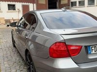 Gebraucht BMW 320 170 PS (125 kW) 2009 Grau Limousine