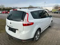 Gebraucht Renault Grand Scénic III Luxe 131 PS (96 kW) 2012 Weiß Van / Kleinbus