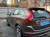 Gebraucht Volvo XC60 Momentum 190 PS (139 kW) 2017 Braun SUV