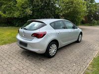 Gebraucht Opel Astra 116 PS (85 kW) 2012 Silber Limousine