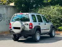 Gebraucht Jeep Cherokee Limited 163 PS (119 kW) 2007 Silber SUV