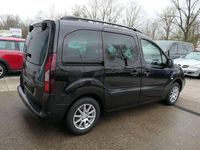 Gebraucht Peugeot Partner Allure 110 PS (80 kW) 2017 Lack onyx schwarz/deckende Van / Kleinbus