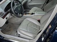 Gebraucht Mercedes E240 177 PS (130 kW) 2003 Blau Limousine