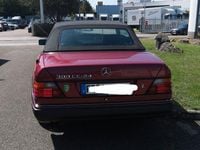 Gebraucht Mercedes 300 220 PS (161 kW) 1993 Rot Cabrio