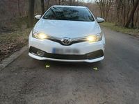 Gebraucht Toyota Auris 99 PS (72 kW) 2018 Weiß Kleinwagen
