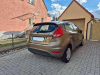 Gebraucht Ford Fiesta Champions Edition 82 PS (60 kW) 2012 Braun Limousine