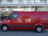 Używany Mercedes Sprinter 170 KM (125 kW) 2022 Czerwony Van