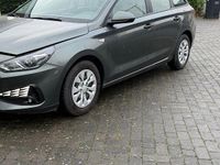 Gebraucht Hyundai i30 120 PS (88 kW) 2021 Grün Kombi