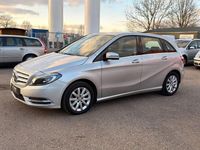 Gebraucht Mercedes B180 122 PS (89 kW) 2013 Silber Van / Kleinbus