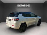 Gebraucht Jeep Compass 179 PS (131 kW) 2023 Zweifarblackierung glacier si SUV