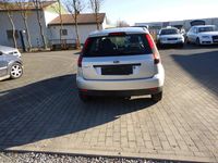 Gebraucht Ford Fiesta 69 PS (50 kW) 2005 Silber Kleinwagen