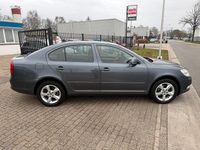 Gebraucht Skoda Octavia 123 PS (90 kW) 2012 Grau Limousine