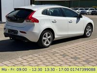Gebraucht Volvo V40 120 PS (88 kW) 2018 Weiß Limousine