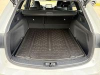 Gebraucht Toyota Corolla Basis 140 PS (102 kW) 2024 Platinum white pearl / black Kombi