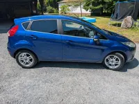 Gebraucht Ford Fiesta Titanium 101 PS (74 kW) 2014 Blau Kleinwagen