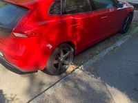 Gebraucht Volvo V40 Kinetic 122 PS (89 kW) 2018 Rot Kombi