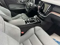 Gebraucht Volvo V60 Plus 253 PS (186 kW) 2022 Grau metallic Kombi
