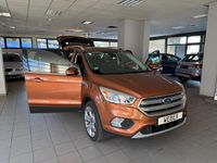 Gebraucht Ford Kuga Titanium 150 PS (110 kW) 2017 Orange SUV