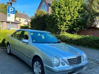 Second-hand Mercedes E200 Elegance 163 CP (119 kW) 2001 Argintiu Berlinǎ