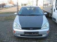 Gebraucht Ford Focus Trend 101 PS (74 kW) 1999 Silber Limousine