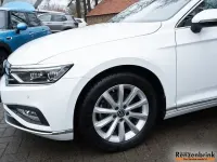 Gebraucht VW Passat Elegance 150 PS (110 kW) 2020 Pure white Kombi